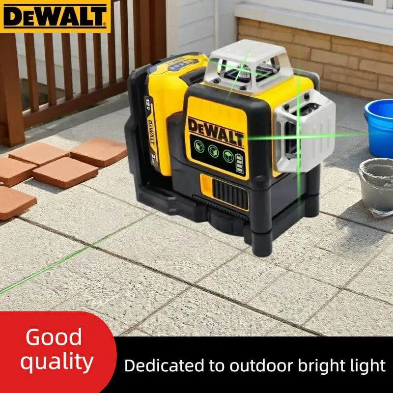 DEWALT DW089LG green laser level outdoors, 12 lines with bright visibility